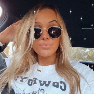 Meet your Posher, Abby